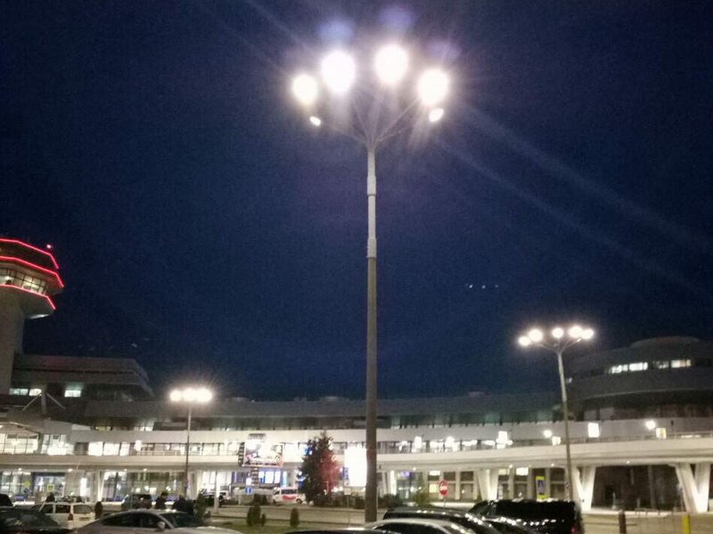 Освещение Национального аэропорта